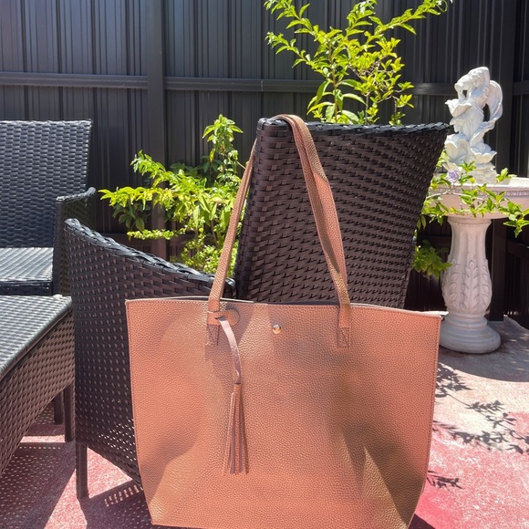 DREUBEA Soft Faux Leather Tote Tassel Shoulder Bag in Bronze main image 9